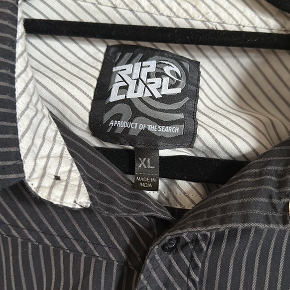 Men’s Ripcurl shirt, size XL, pinstriped black/grey, worn once! - Picture 3 of 3